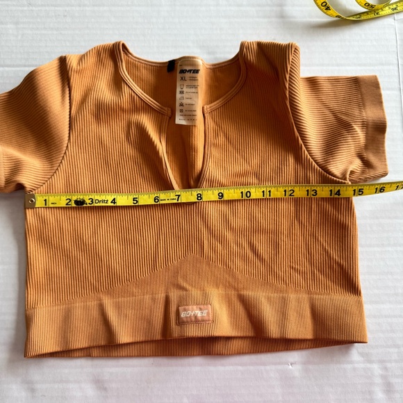 Bo+Tee Game On Ribbed Crop Top - Picture 9 of 10